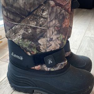 Boys Kamik Camo Snow boot size 3